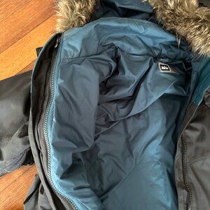 REI hardly worn zip-in winter coat